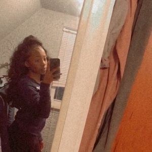 Meet your Posher, Gia